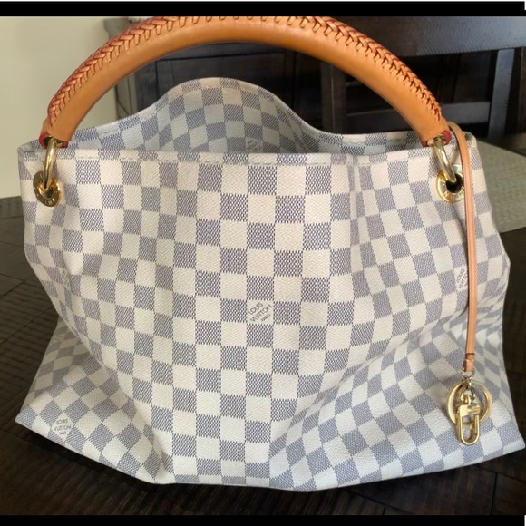 Louis Vuitton Purse - Picture 1 of 9